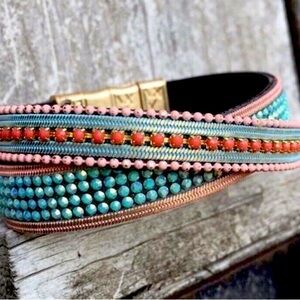 Plunder magnetic bracelet